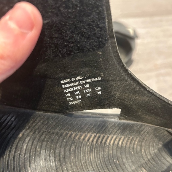 Nike Black Unisex Sandals - Picture 5 of 5